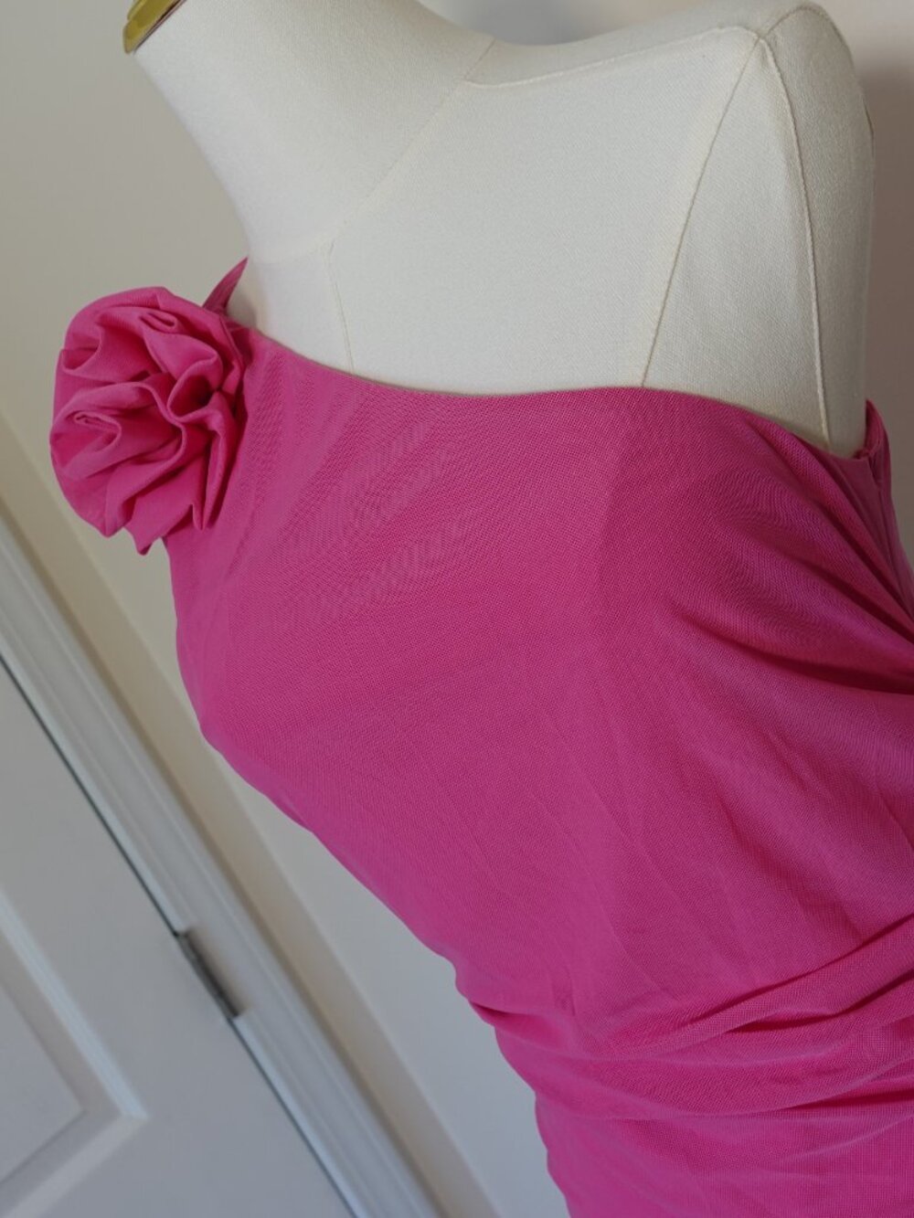 NWT Bar III One-Shoulder Rosette Top Size M - Picture 3 of 6